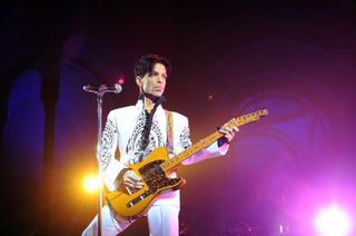 Illustration for article titled 32 Photos of Prince We Love